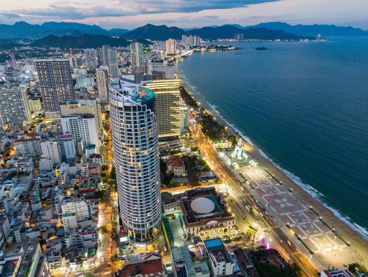 Panorama Oceanfront Suite Nha Trang Exterior foto