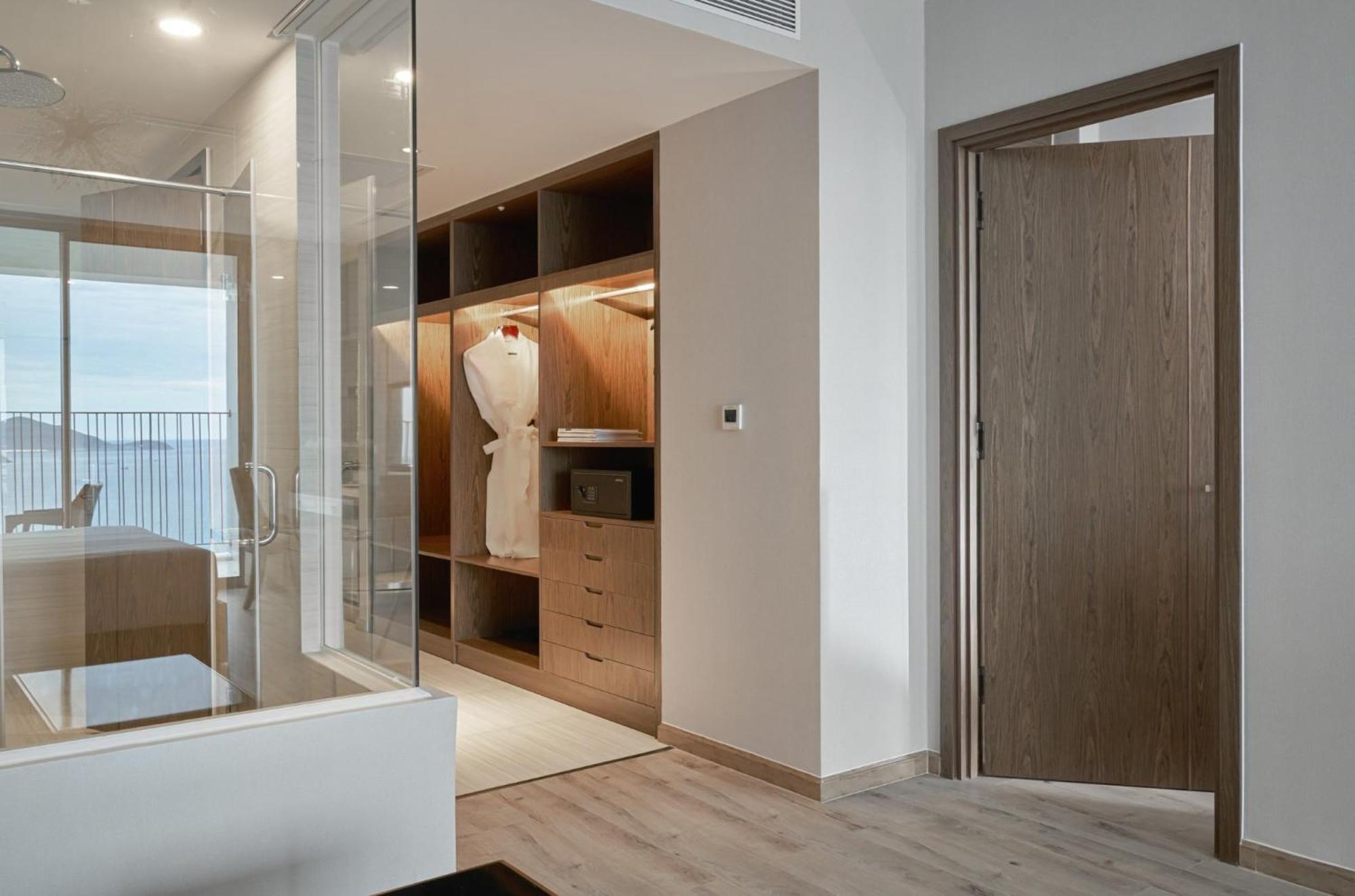 Panorama Oceanfront Suite Nha Trang Exterior foto
