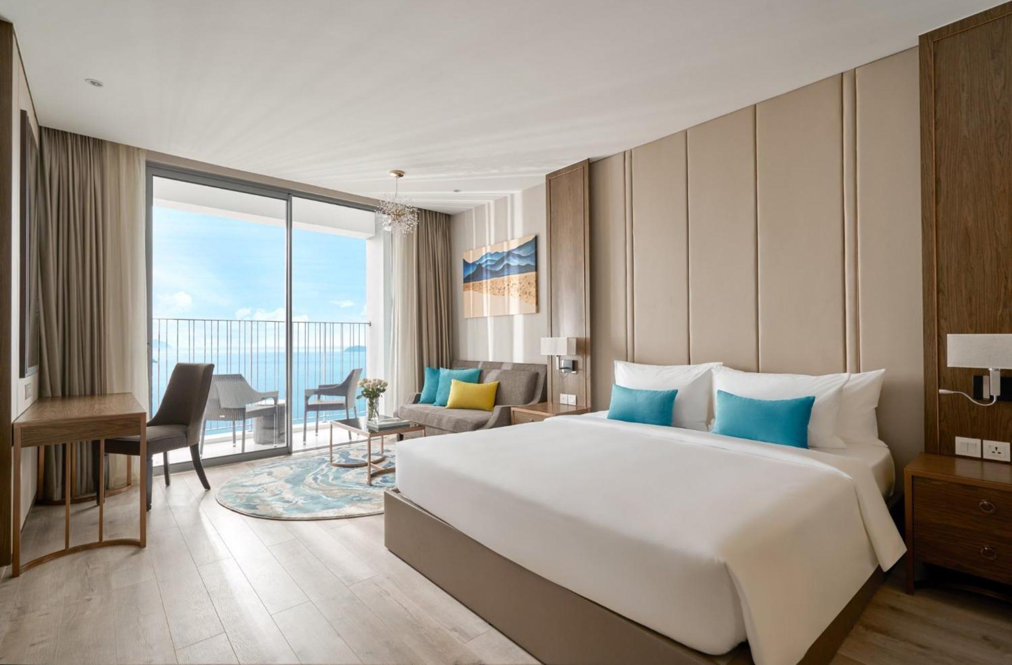 Panorama Oceanfront Suite Nha Trang Exterior foto